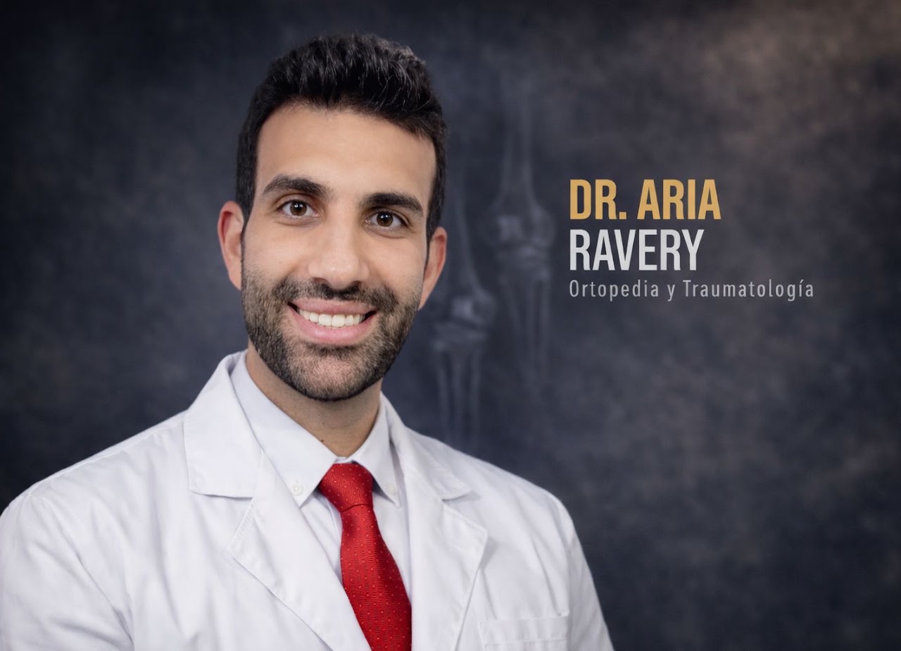 Dr. Aria Ravery, cirujano ortopédico